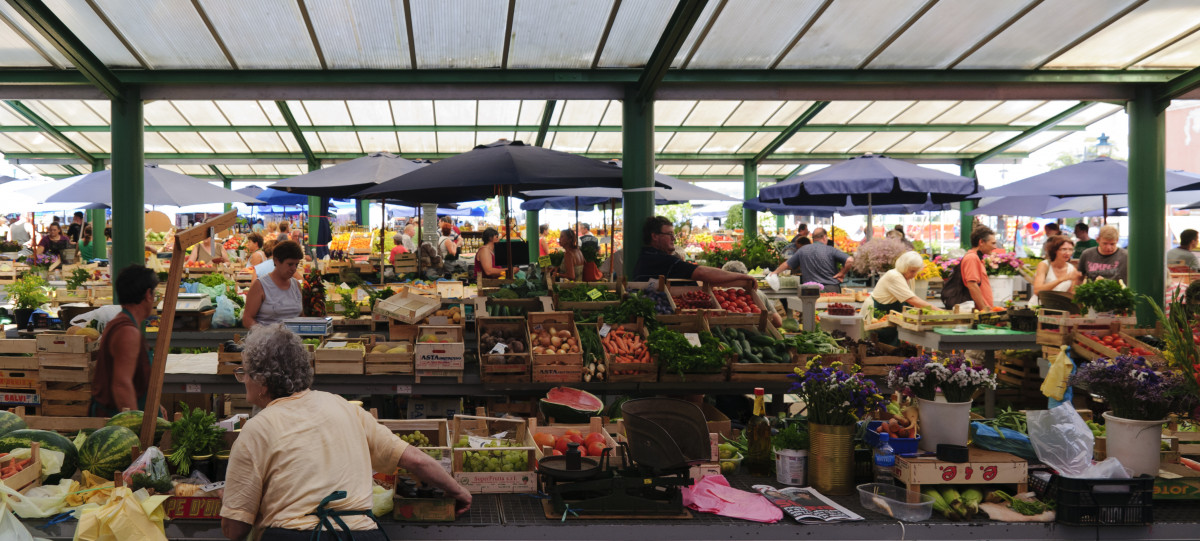 Market Trends in Platinum Diamond Sales